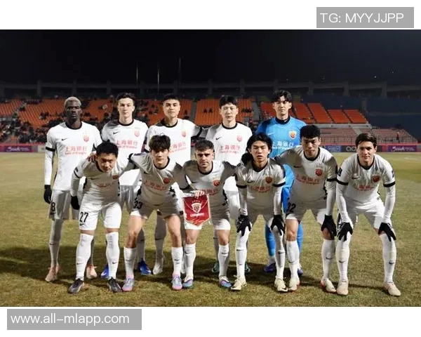 多哥球员让克劳德正式租借加盟上海海港足球俱乐部开启新征程